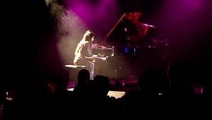 AyşeDeniz Gökçin Le Poisson Rouge'da çaldı