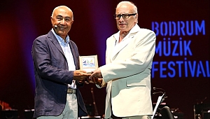 Tura'ya Bodrum Müzik Festivali'nde Onur Ödülü...
