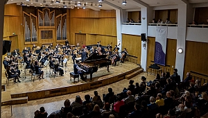 Kolombiyalı şef Sebastian, KODA ile konser ödülü kazandı