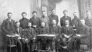 KAFDAĞININ ARDINDAN BİR BEY OĞLU / 15