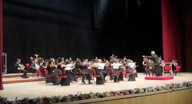 EBBSO, Denizli'de 2500 Dinleyiciye Çaldı.