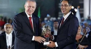 Açık Katılım, Gizli Jüri, Önceden Seçilmiş Marş...