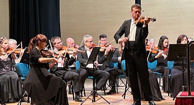 Bir Taşla Üç Kuş: SCAMV ve Prag Filarmoni