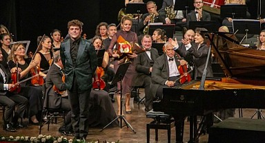 Polonyalı Sanatçılardan Muhteşem Konser