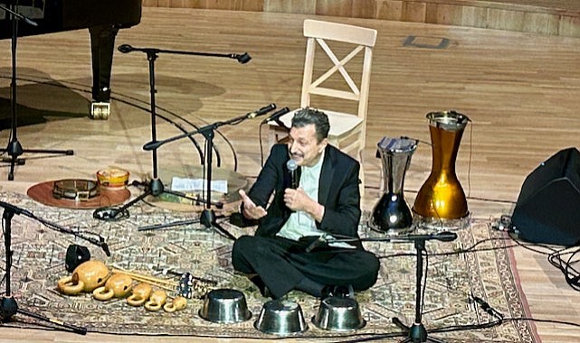 Darbukanın Kuyruğuna Mikrofon Takılır mı?