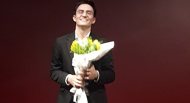 Bir Genç Yetenek Daha