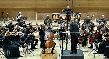 Kırmızı Çoraplı Çellist ve 39. Festival