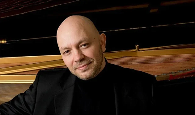 Piyanist Özgür Aydın'dan Yıla  Hızlı Başlangıç